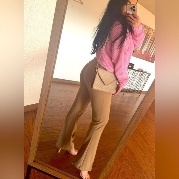 Pink  turtleneck sweater - Picture 3 of 4